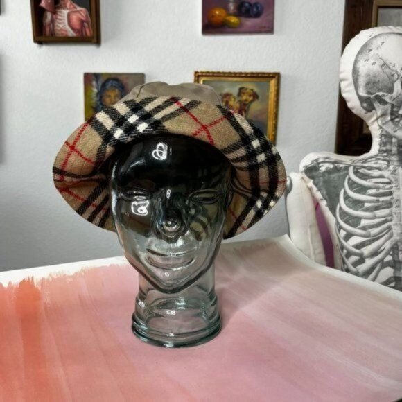 COPY - Burberry Reversible Archive Nova Check Wool Bucket Hat - Picture 4 of 11